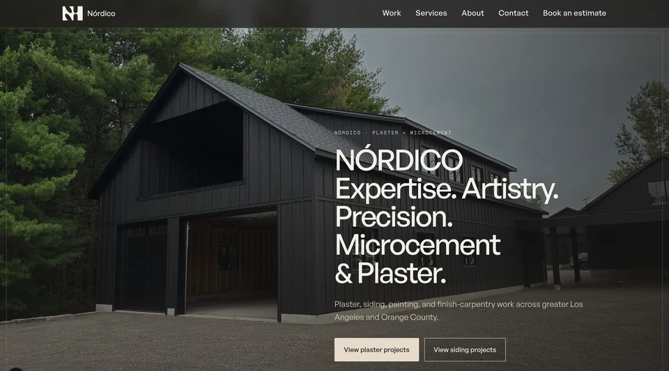 Nórdico website with a dark barn exterior and links to plaster and siding projects.